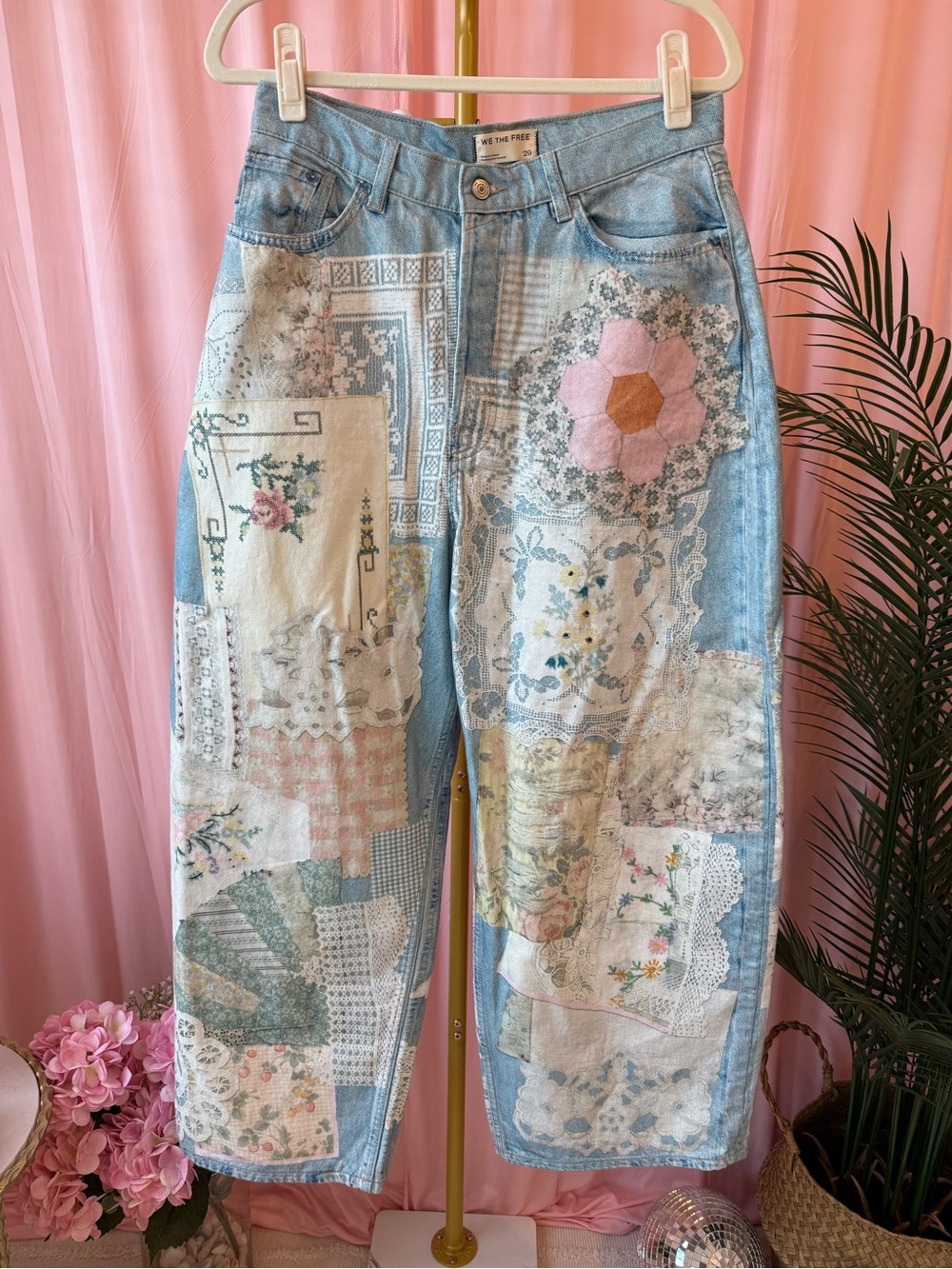 Free People We the Free Illusion Patchwork Barrel Jeans Size 29 NWOT - Picture 2 of 10